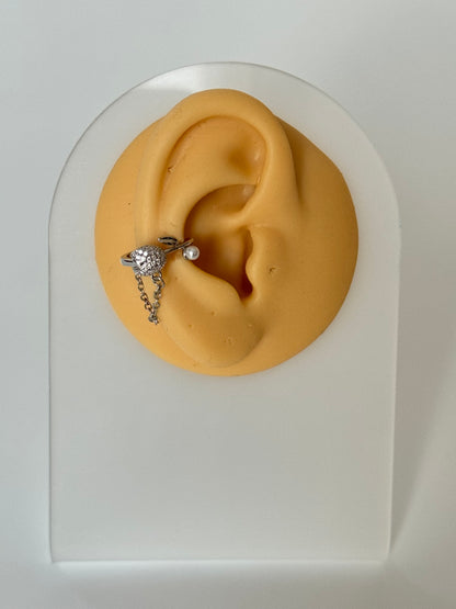 İTHAL LALE DETAYLI SOL KULAK SİLVER KIKIRDAK KÜPE EARCUFF