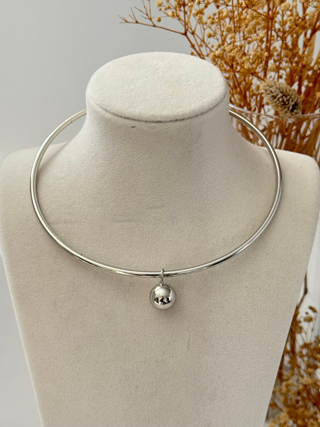 İTHAL TOP DETAYLI CHOKER SİLVER KOLYE