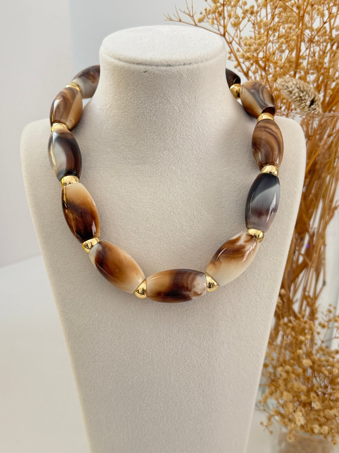 İTHAL DETAYLI KAHVERENGİ KEMİK KOLYE