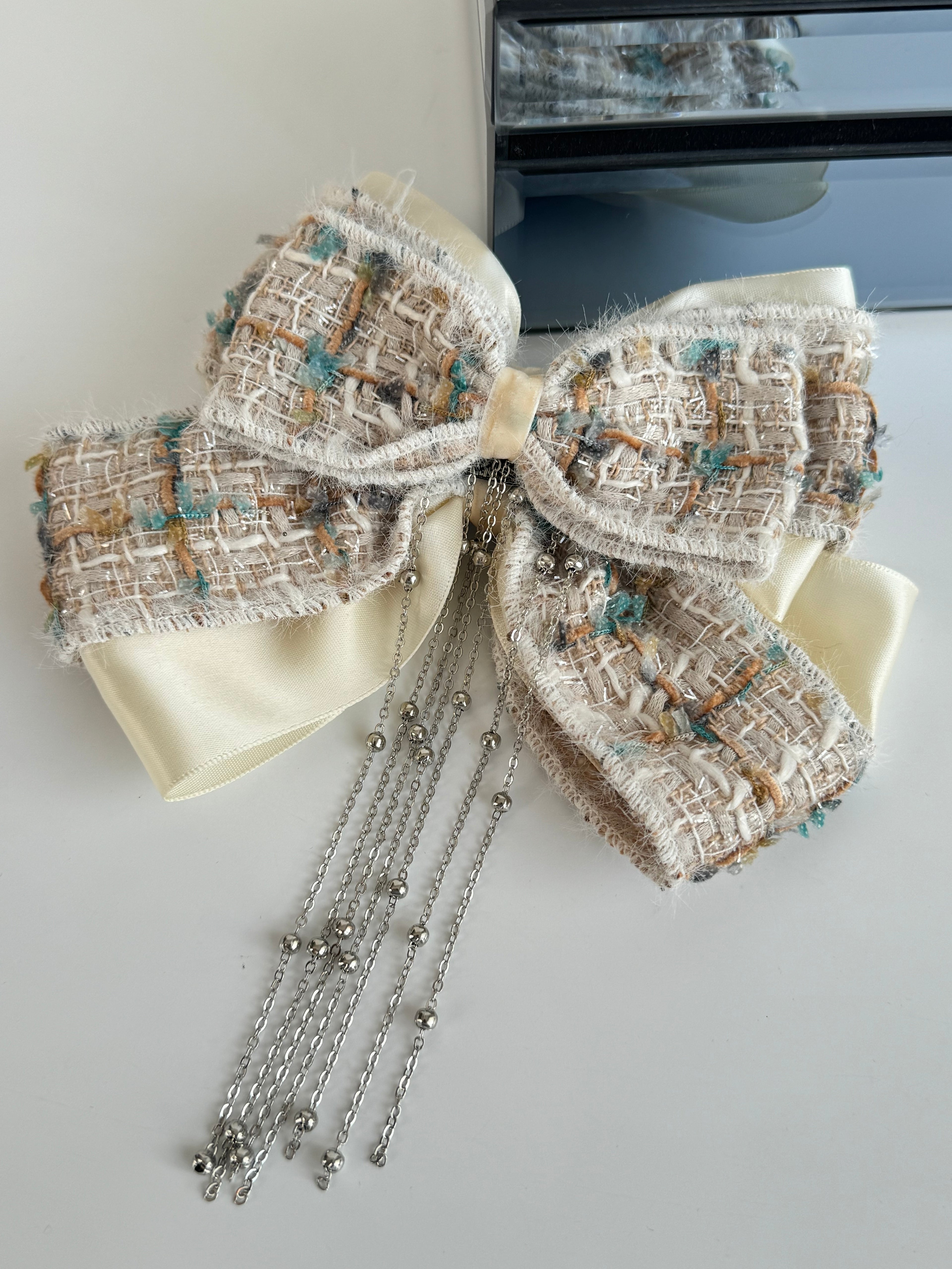 İTHAL  TÜVİT KUMAŞLI KREM FİYONKLU TOKA