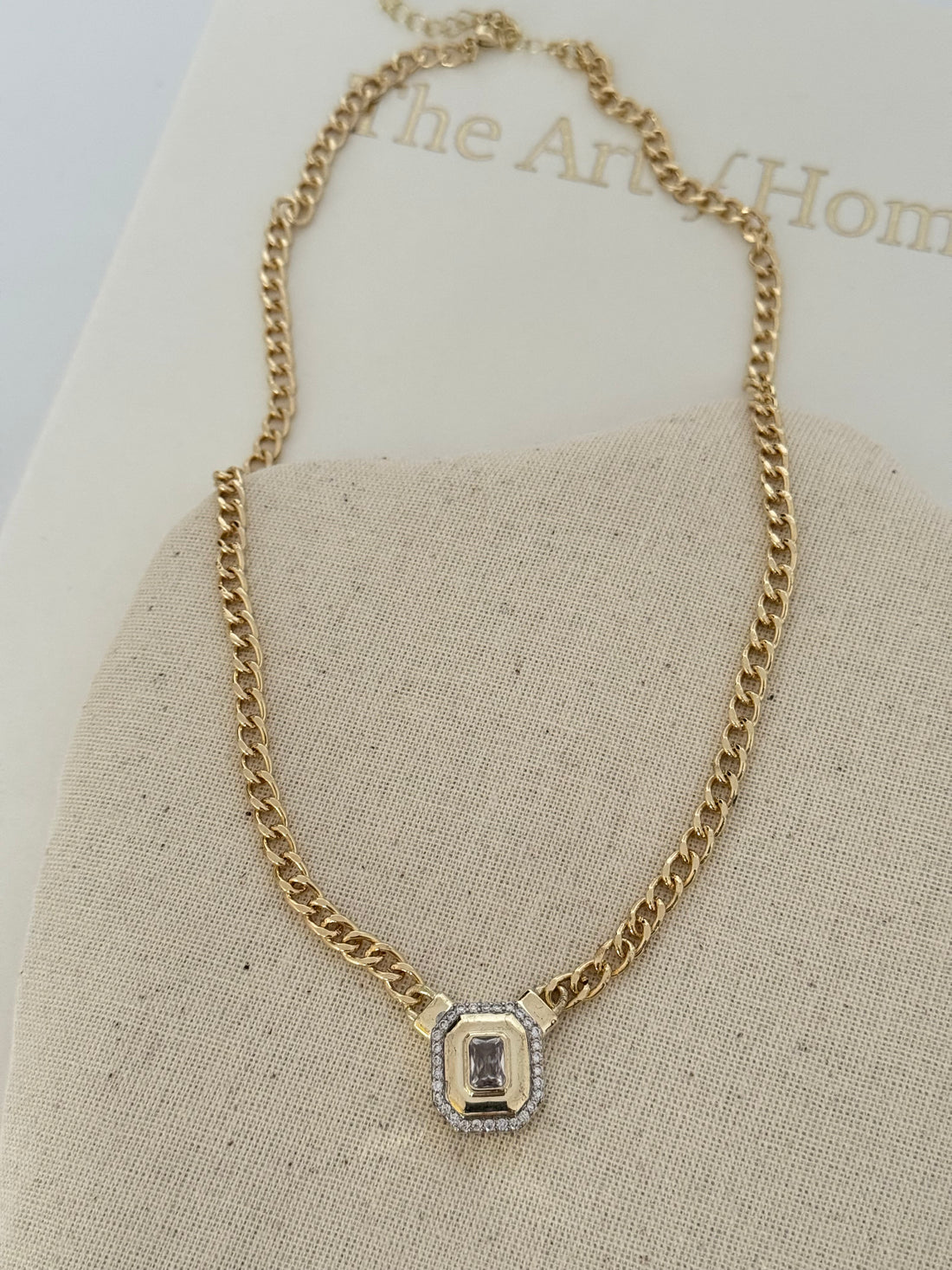 FLEURE DİKDÖRTGEN TAŞ DETAYLI GOLD ZİNCİR KOLYE