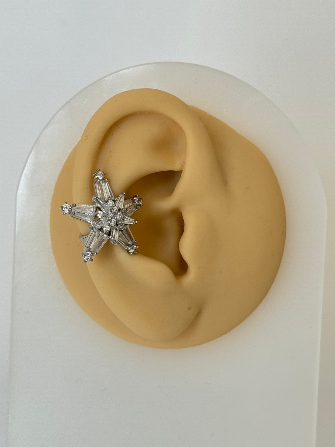 ELYA YILDIZ TAŞ DETAYLI SİLVER KIKIRDAK KÜPE EARCUFF
