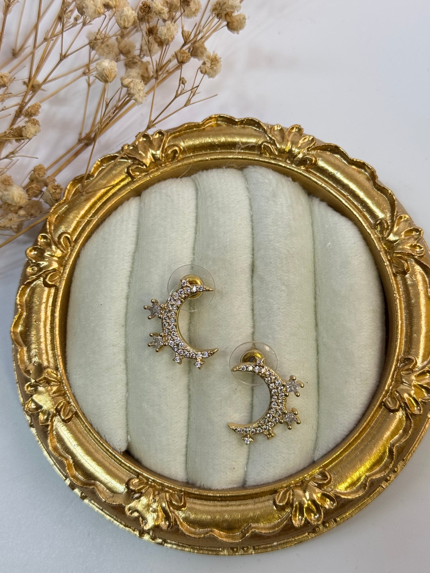 İTHAL AY DETAYLI MİNİMAL GOLD KÜPE