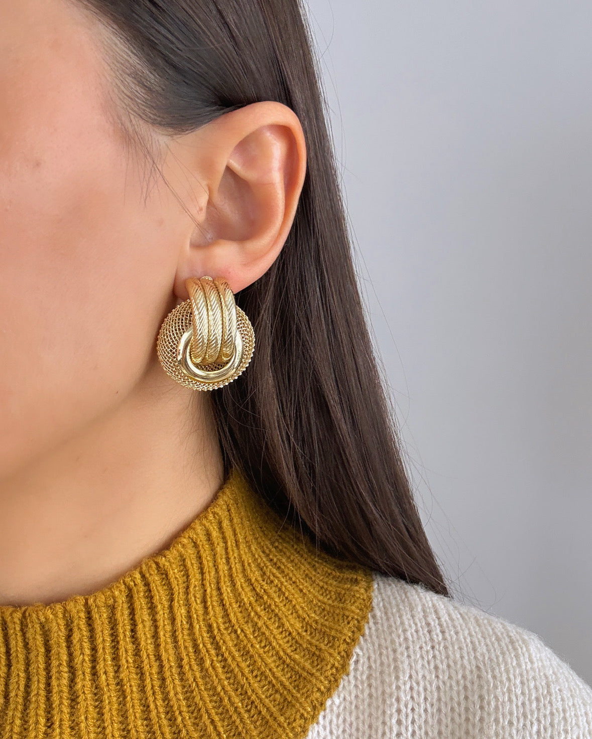 İTHAL HALKA DETAYLI GOLD KÜPE