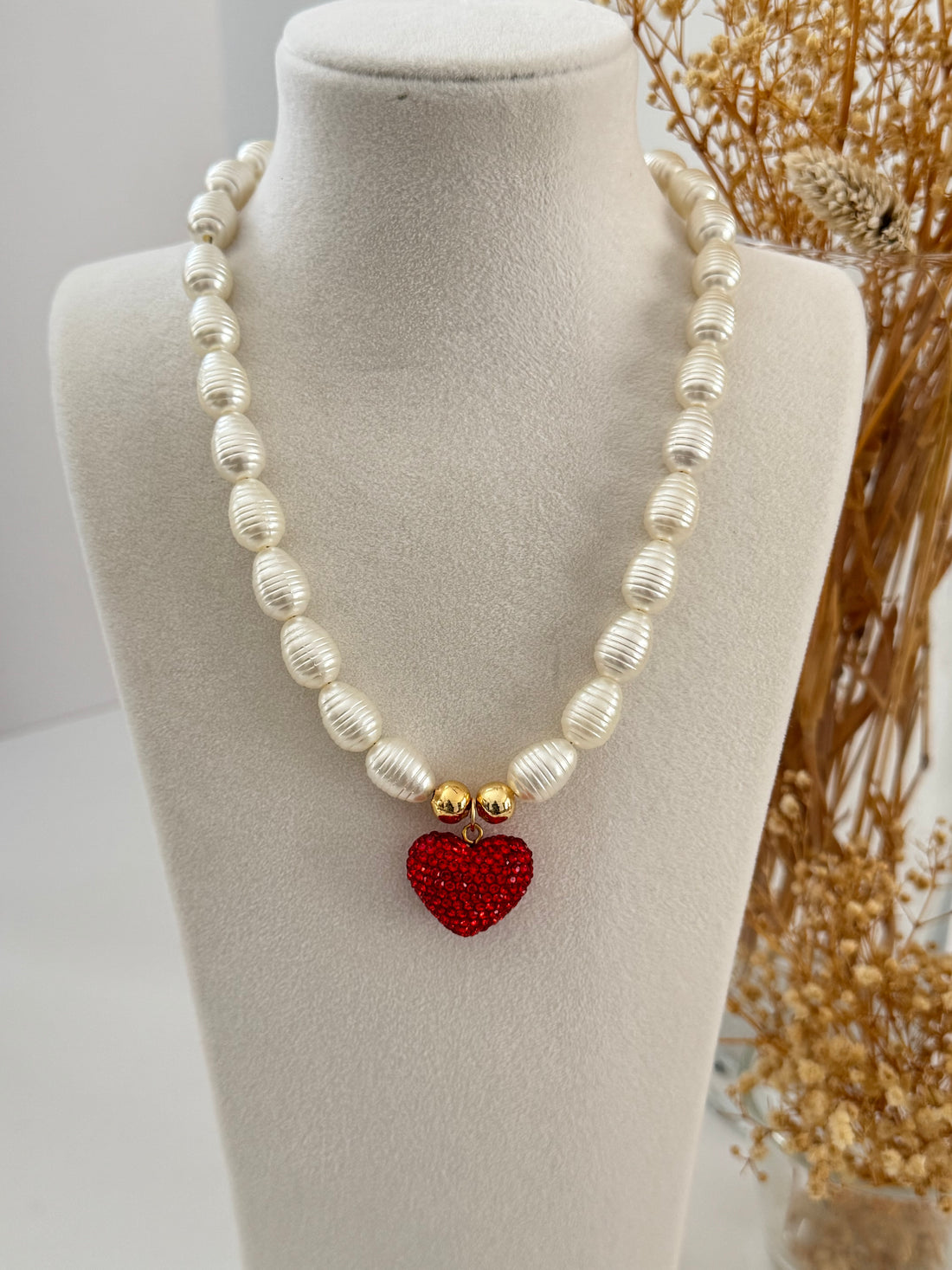 İTHAL İNCİLİ TAŞLI KIRMIZI KALP DETAYLI KOLYE