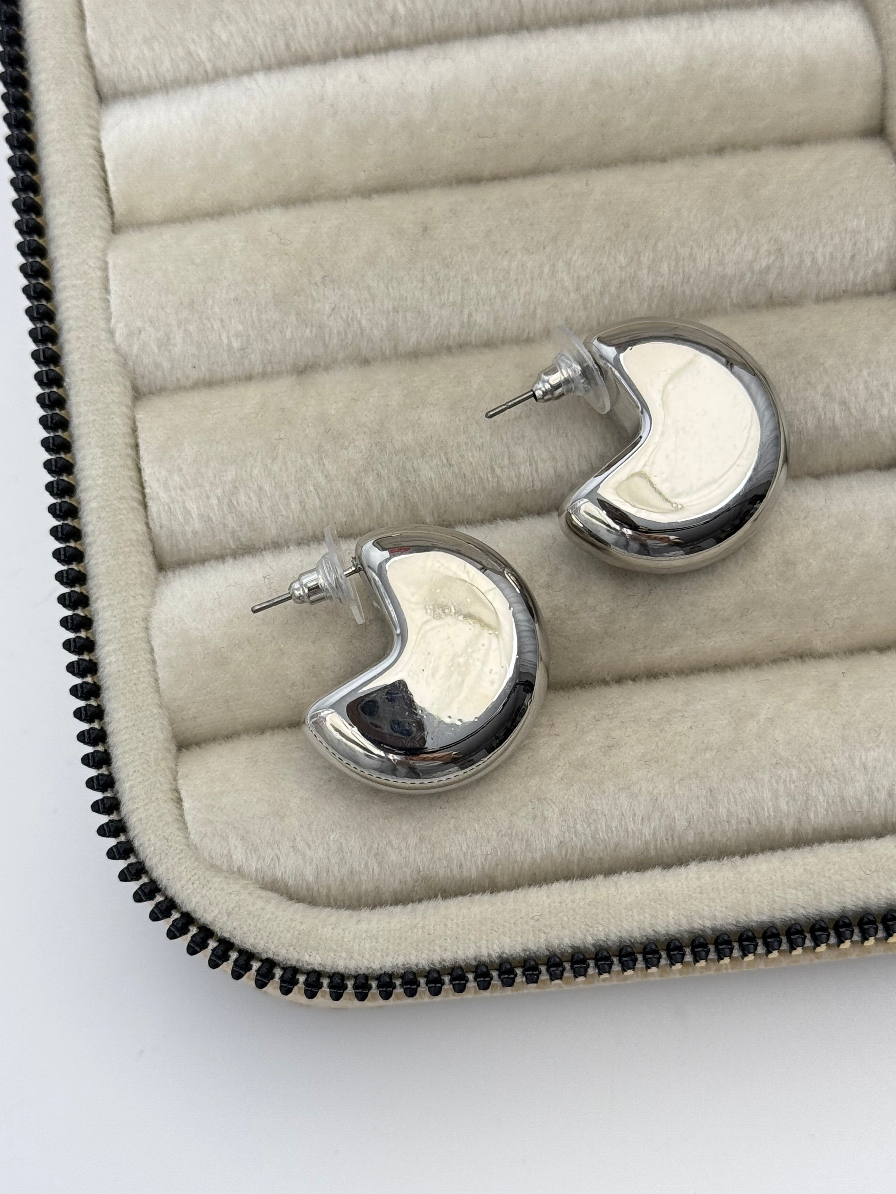 İTHAL PAC-MAN BOMBELİ SİLVER KÜPE