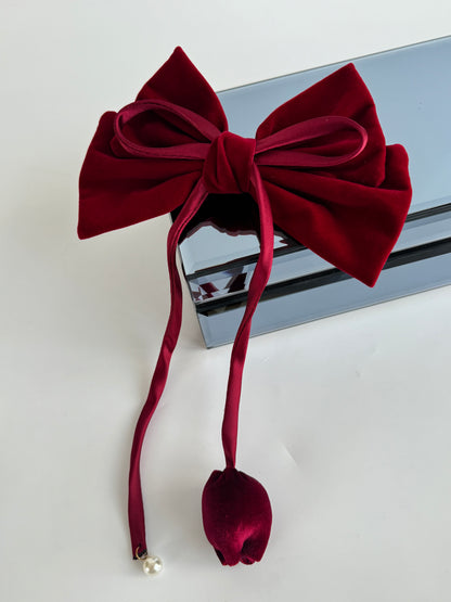 İTHAL TOMURCUK GÜL DETAYLI KIRMIZI FİYONKLU TOKA