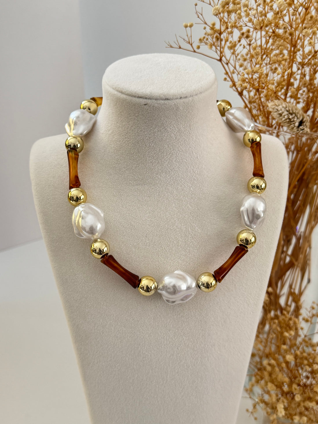 İTHAL İNCİ DETAYLI KAHVERENGİ GOLD TOP KOLYE