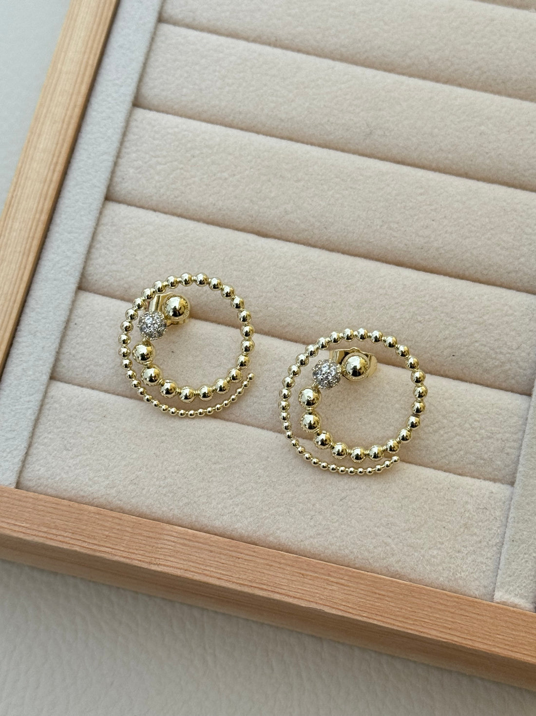 ZALA BONCUK HALKA DETAYLI GOLD KÜPE