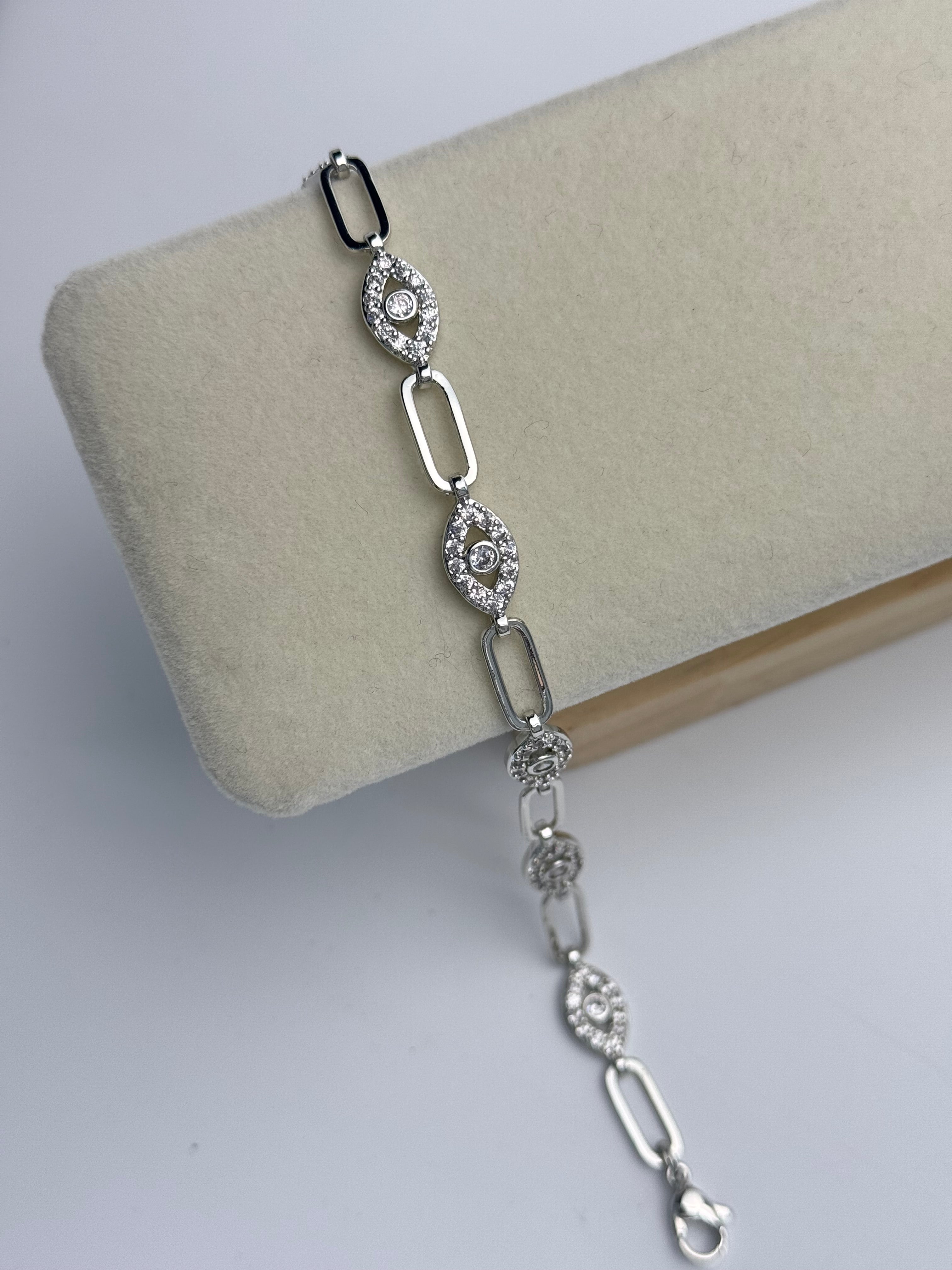 NAVAZ GÖZ DETAYLI SİLVER BİLEKLİK