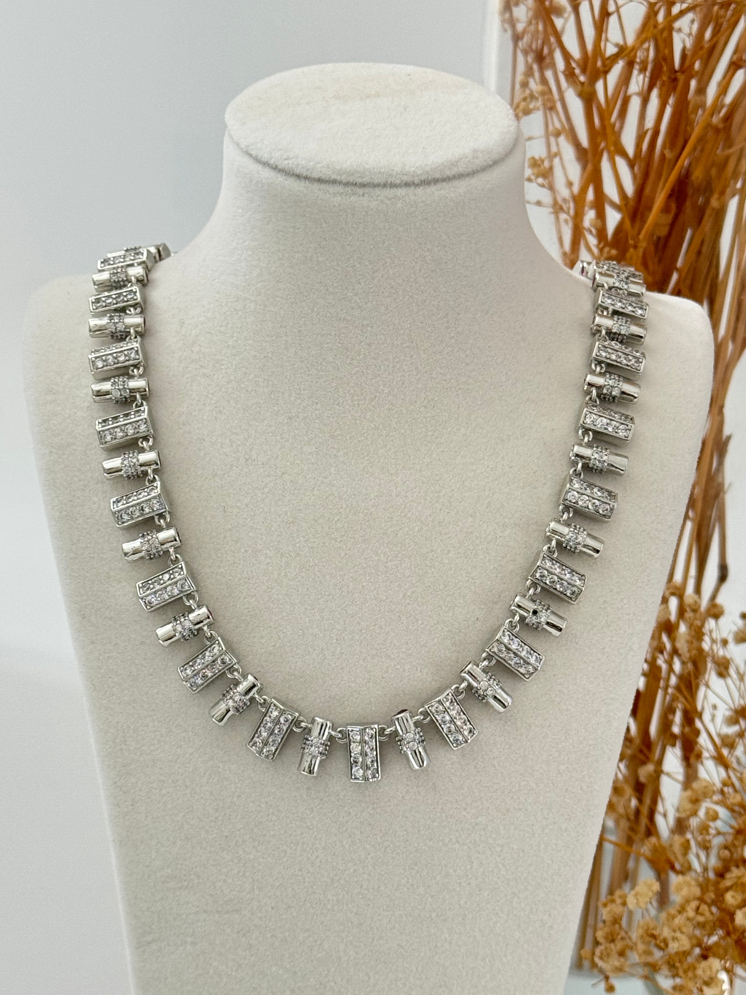 İTHAL BAGET KESİM TAŞLI SİLVER KOLYE