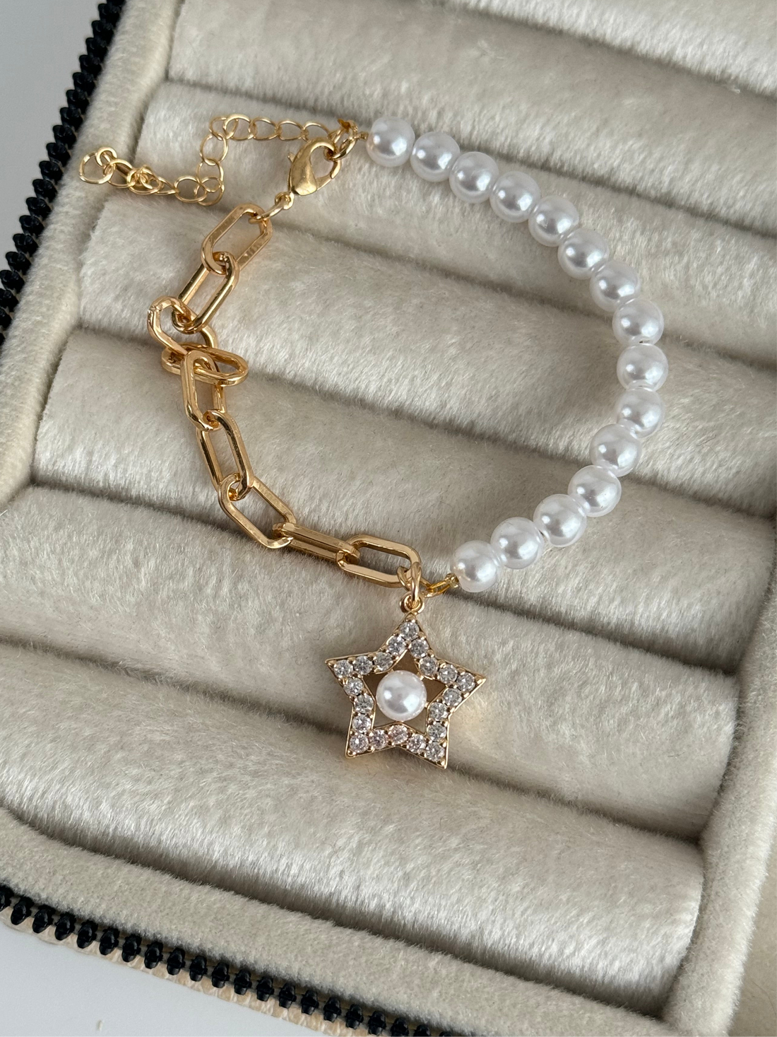 İTHAL YILDIZ DETAYLI İNCİLİ ZİNCİR BİLKELİK