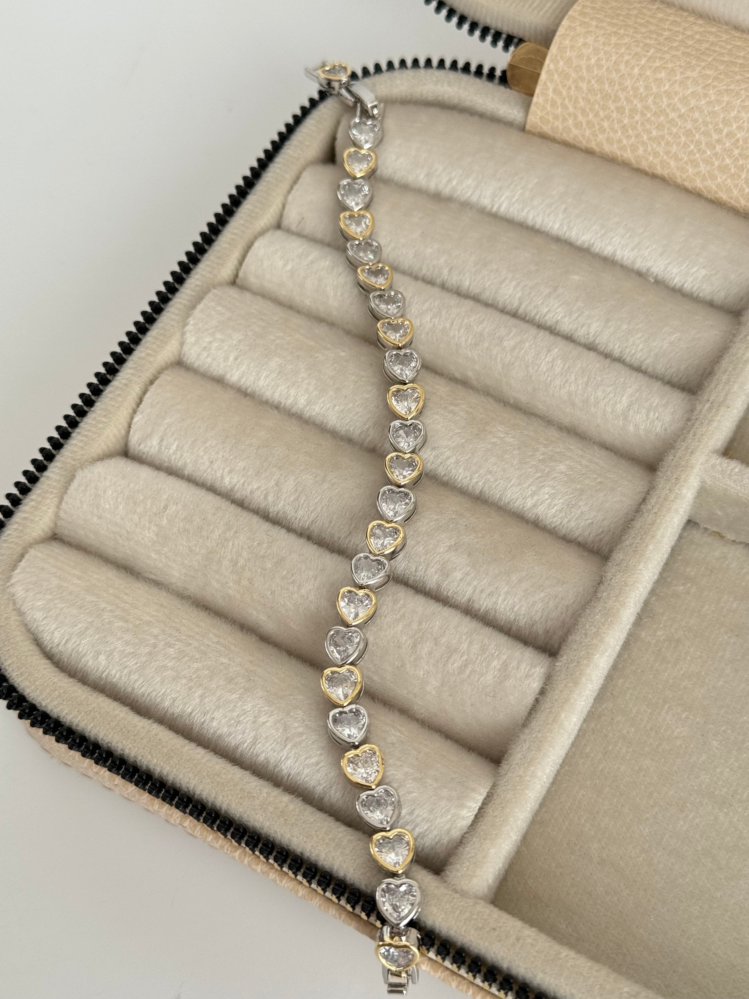 İTHAL ZİRKON TAŞLI KALP DETAYLI BİLEKLİK