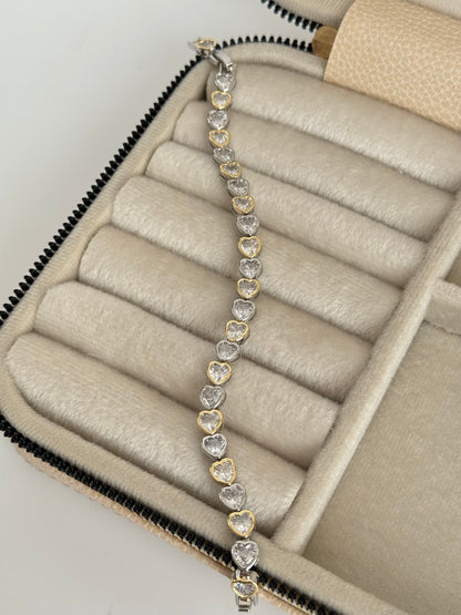 İTHAL ZİRKON TAŞLI KALP DETAYLI BİLEKLİK