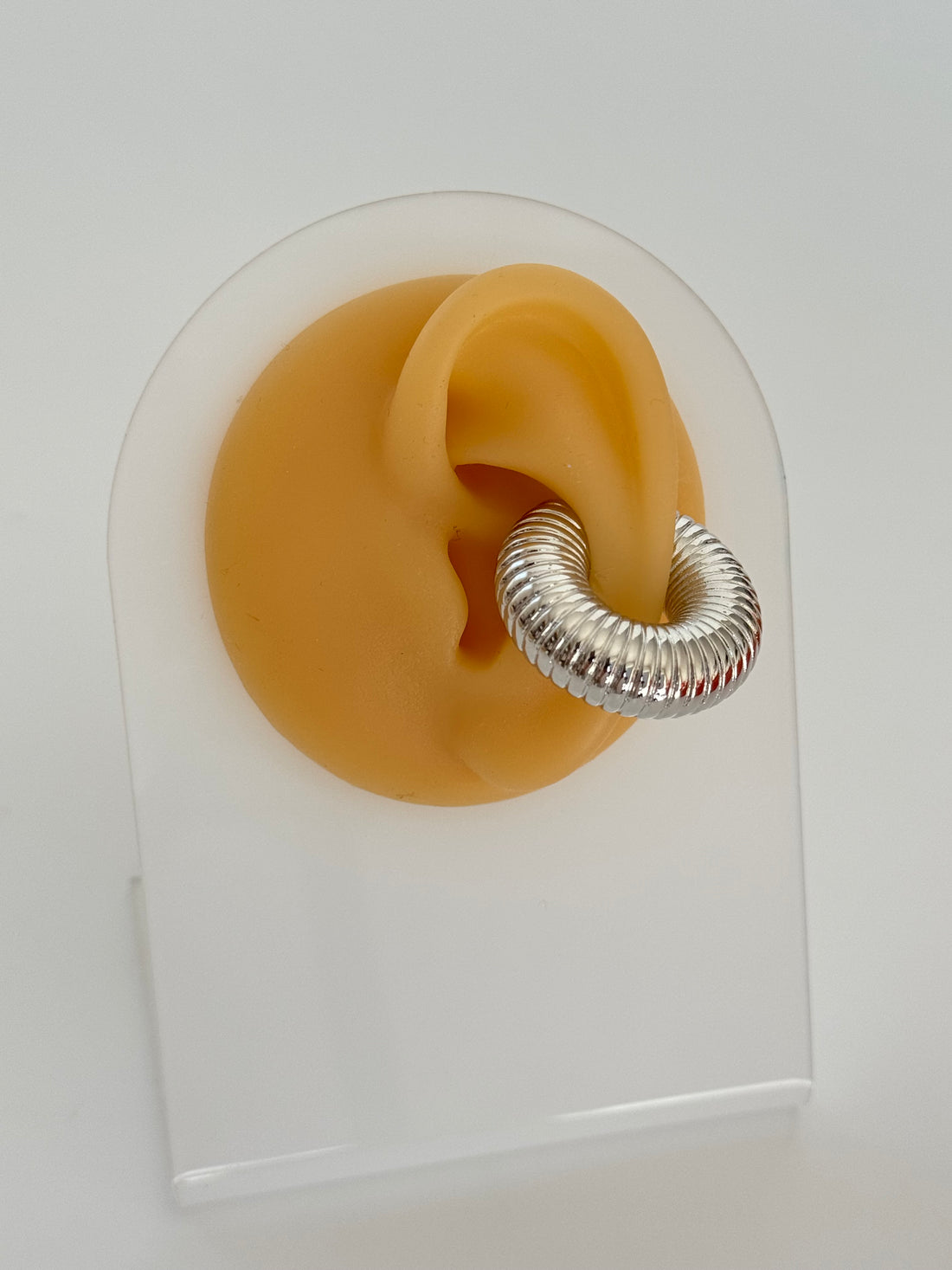İTHAL XL DETAYLI BALON HALKA SİLVER KIKIRDAK KÜPE EARCUFF