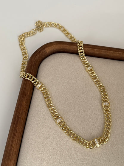 MİTRA TAŞ DETAYLI GOLD ZİNCİR KOLYE