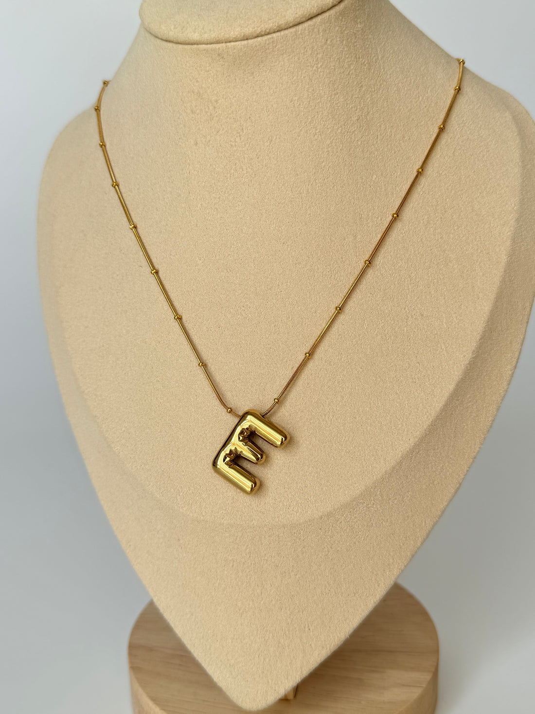 İthal Balon E Harf Gold Kolye