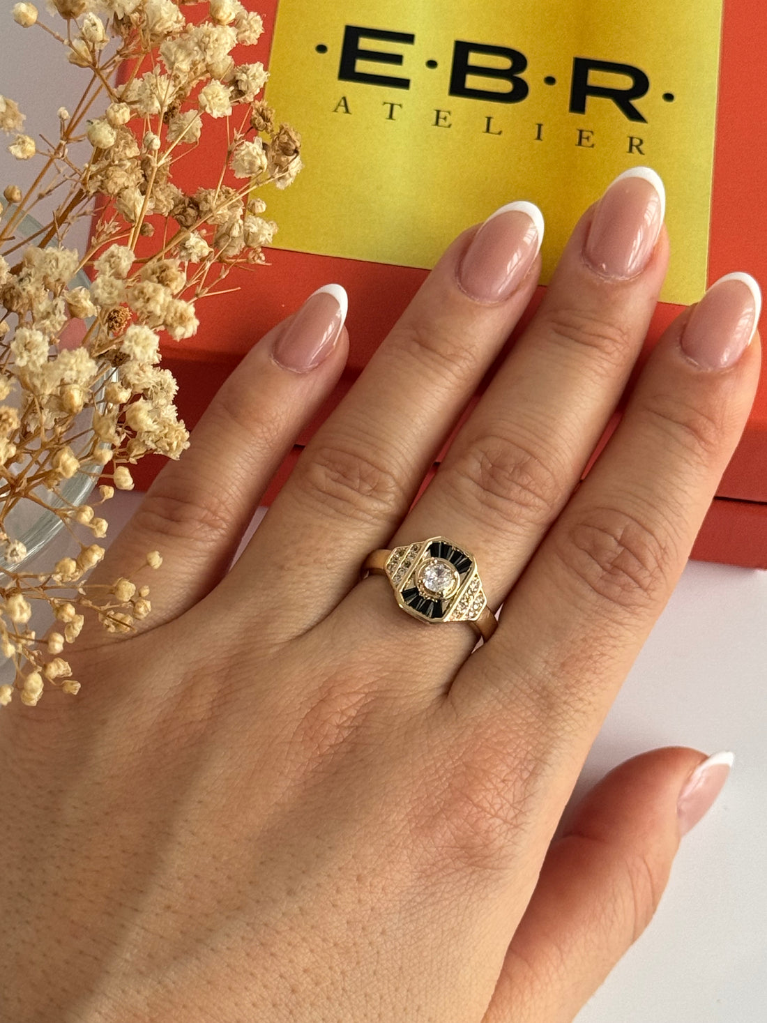 İTHAL SİYAH TAŞLI GOLD AYARLANABİLİR YÜZÜK