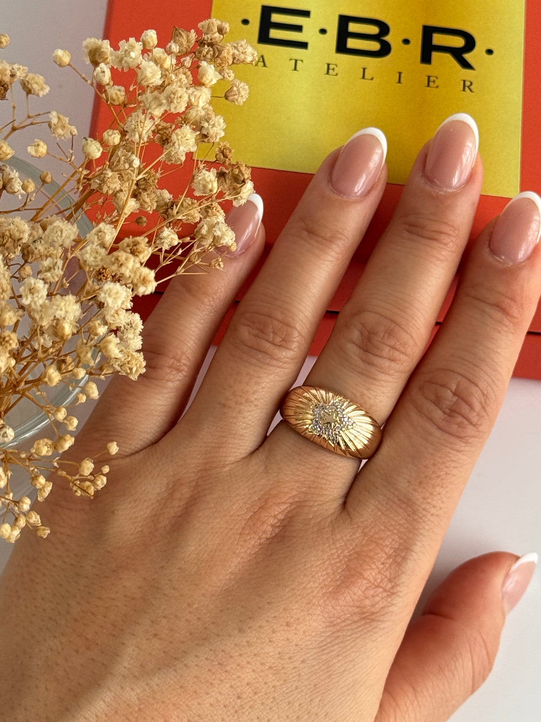 İTHAL YILDIZ DETAYLI GOLD AYARLANABİLİR YÜZÜK