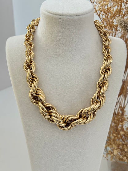 BURGU DETAYLI GOLD KOLYE