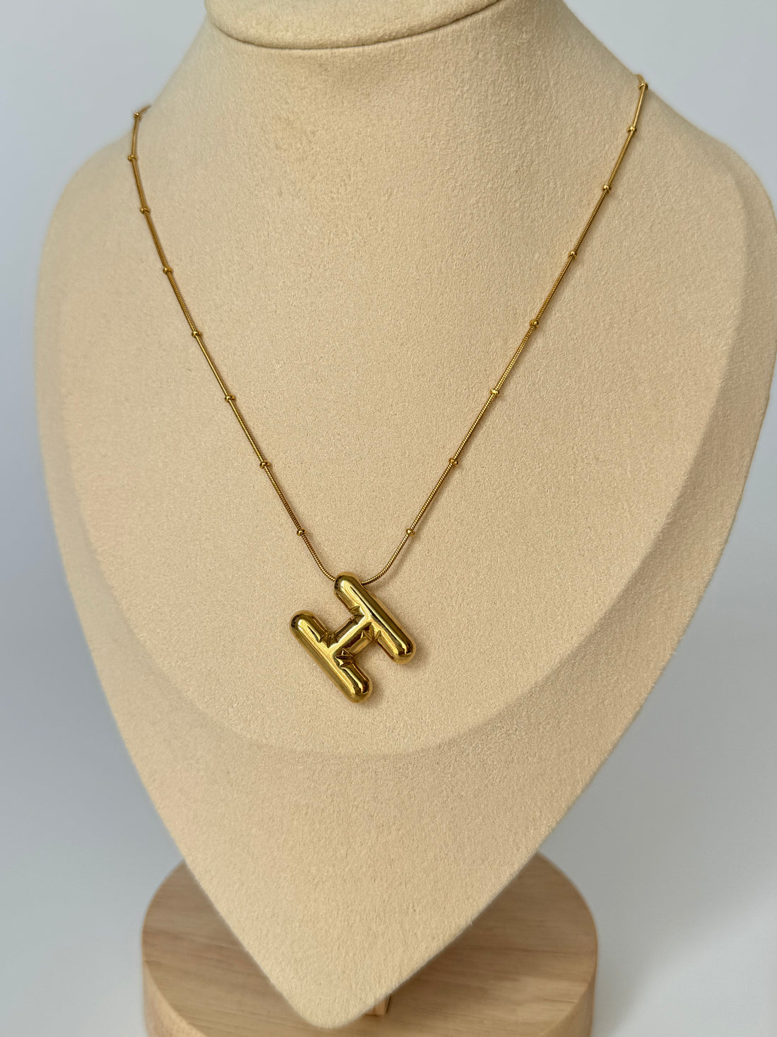 İthal Balon H Harf Gold Kolye