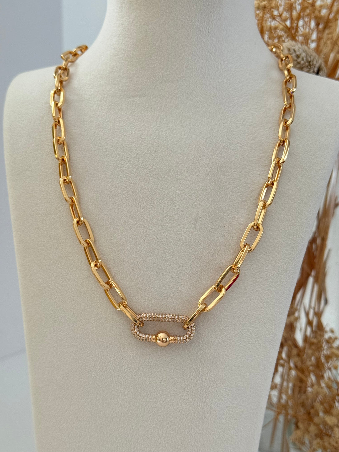 İTHAL DETAYLI ZİNCİR MODEL GOLD KOLYE