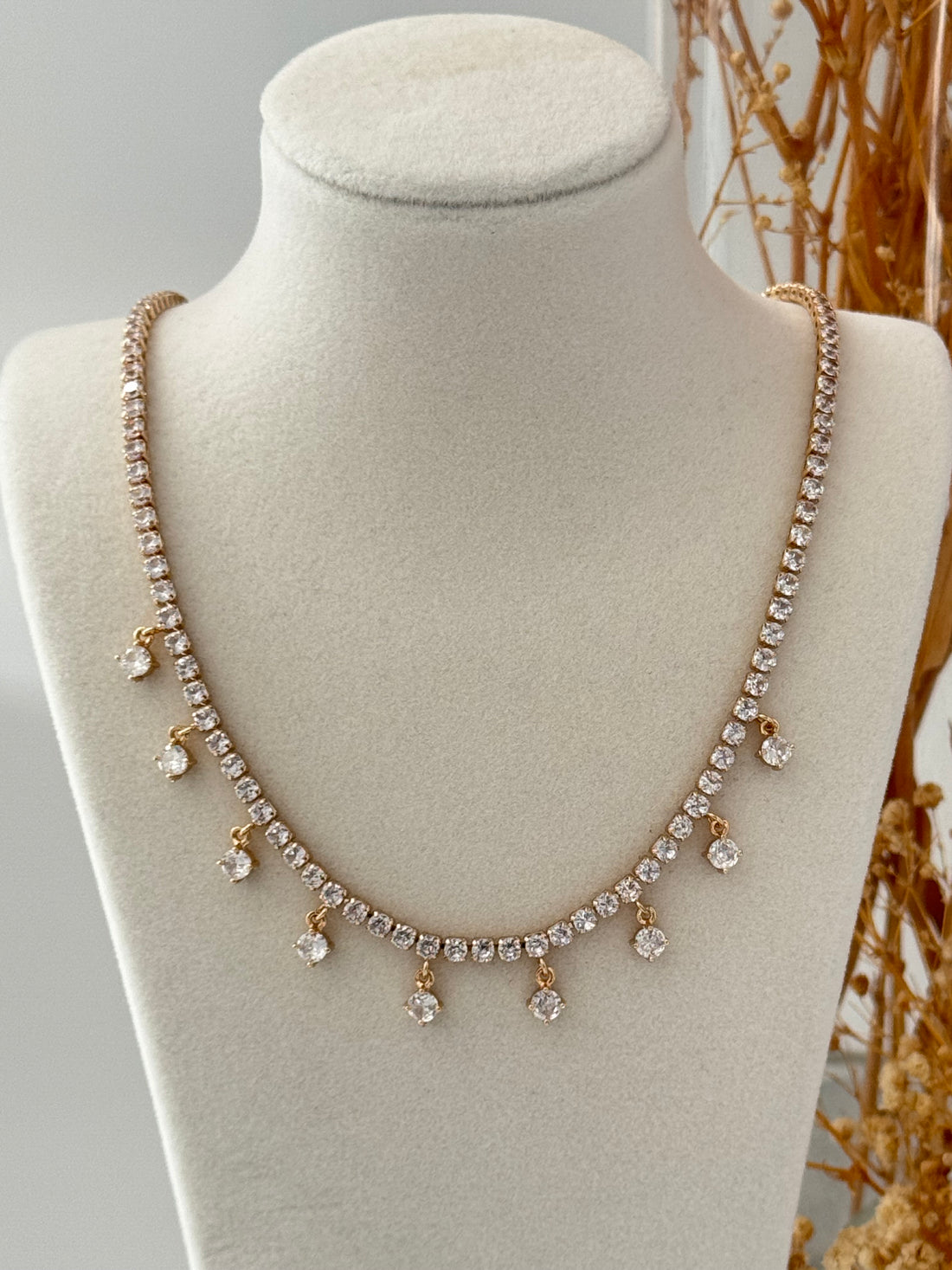 SU YOLU TAŞLI GOLD KOLYE