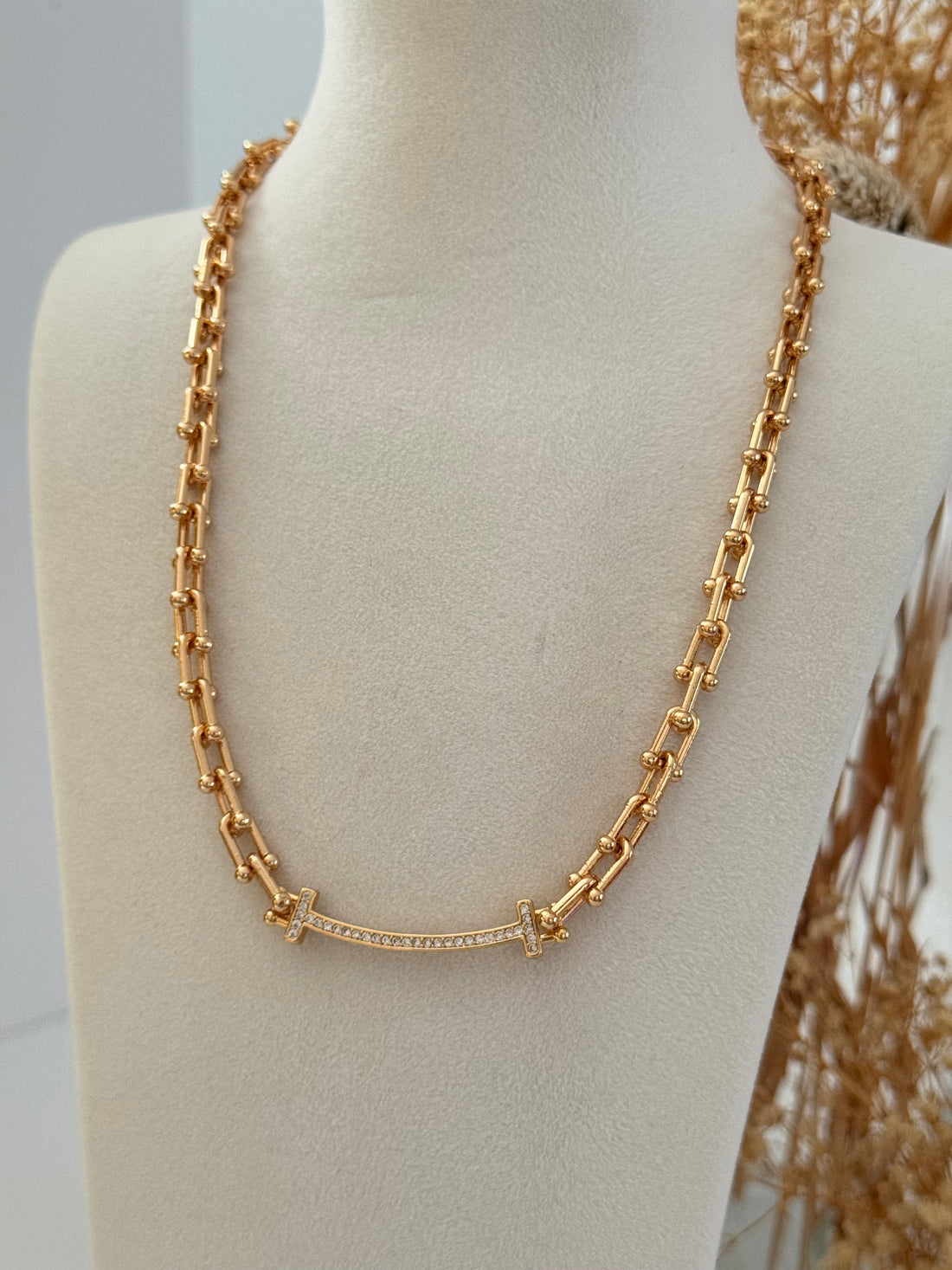 İTHAL DETAYLI ZİNCİR MODEL ROSE GOLD KOLYE