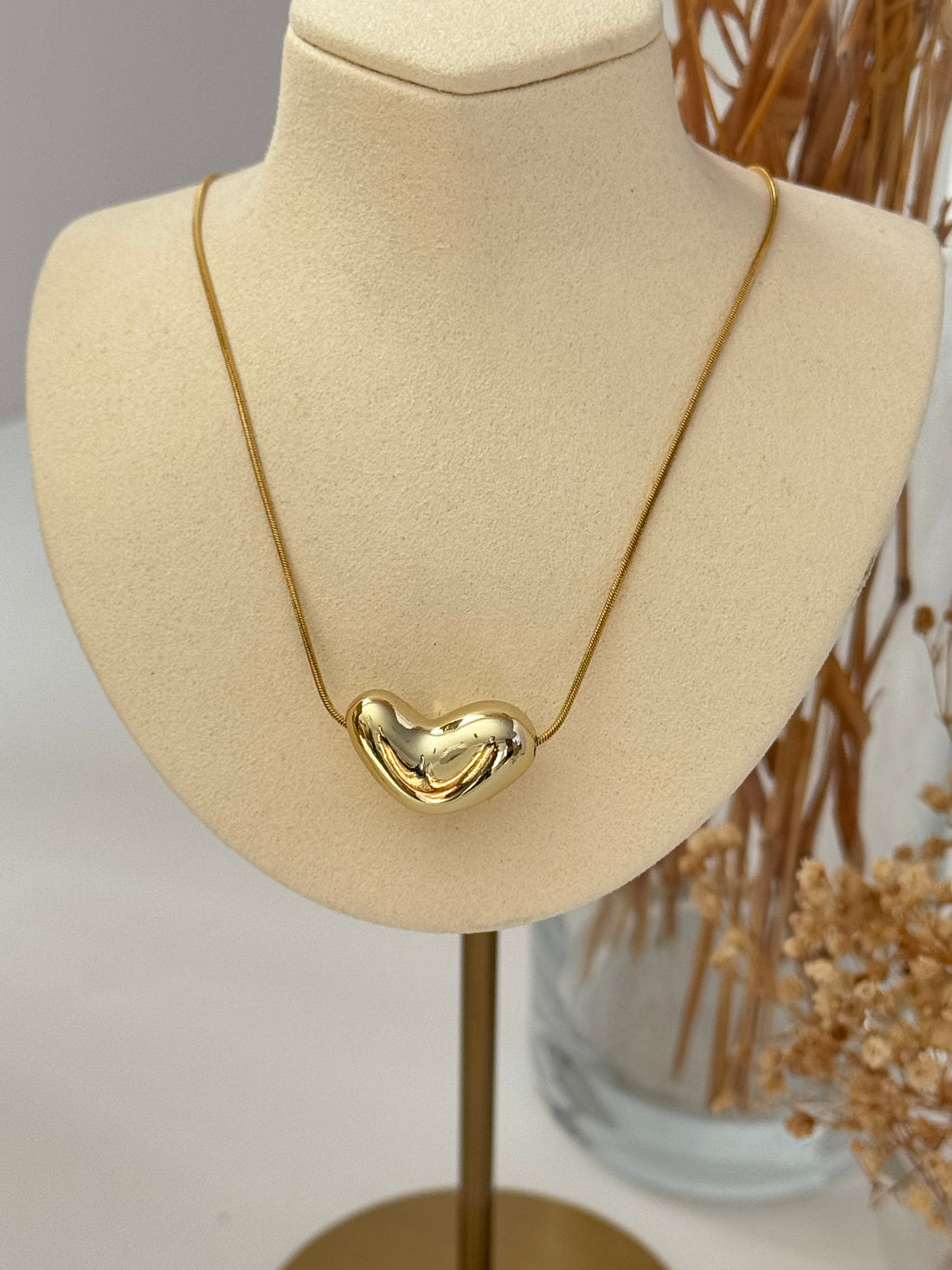 KALP DETAYLI GOLD ÇELİK KOLYE