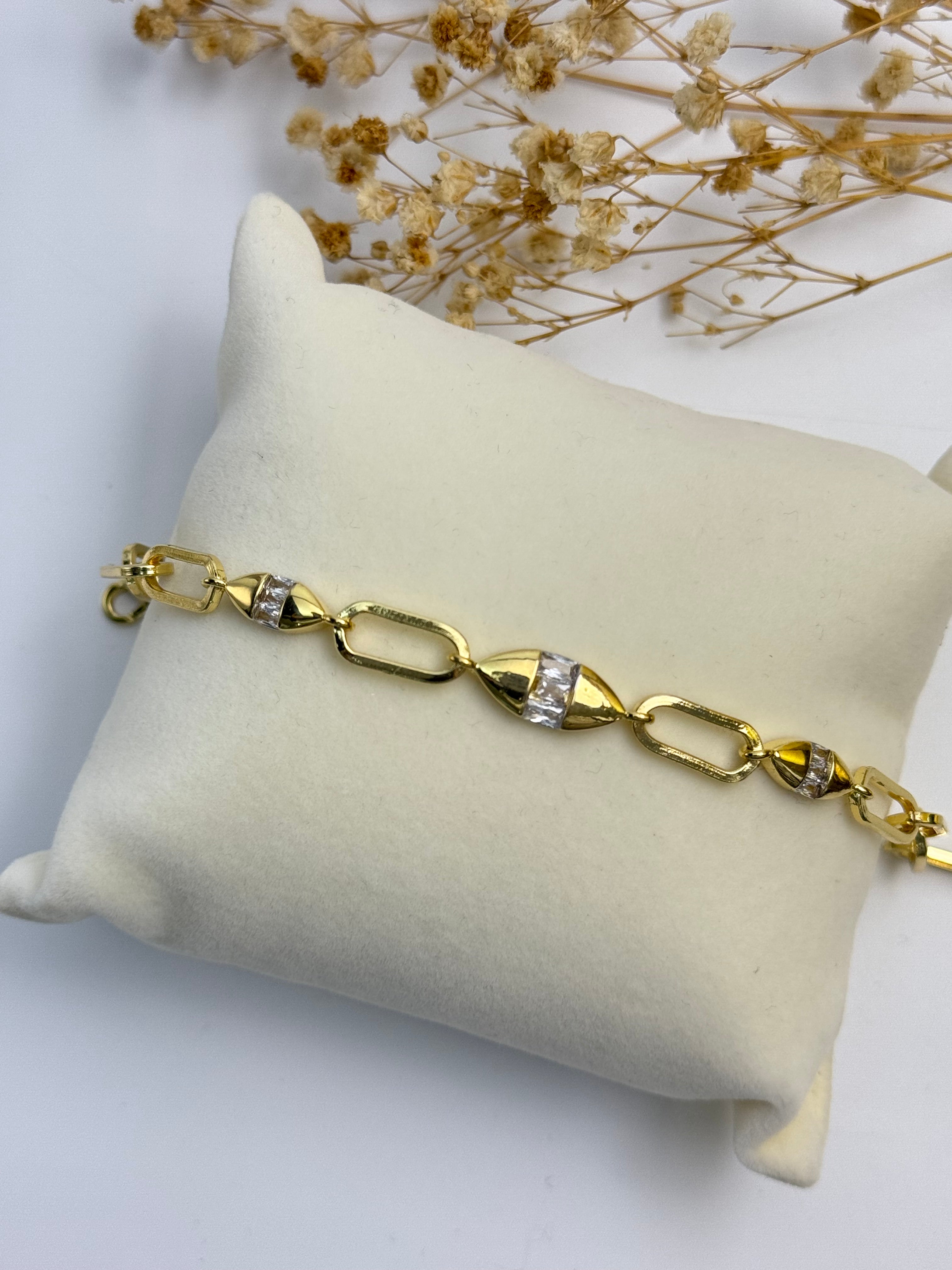 İTHAL TAŞ DETAYLI GOLD ZİNCİR BİLEKLİK