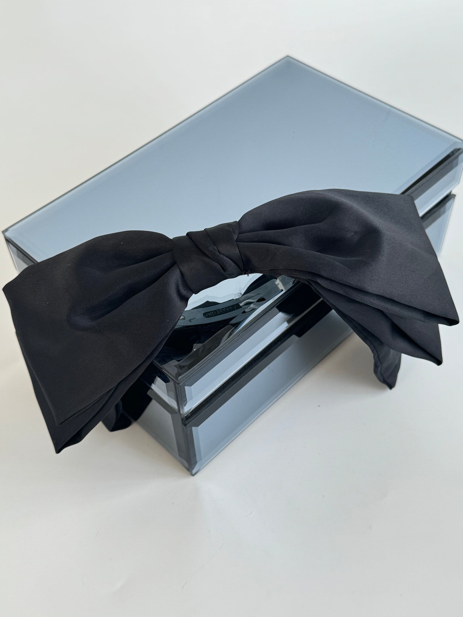 İTHAL SİYAH FİYONKLU KUMAŞ TOKA