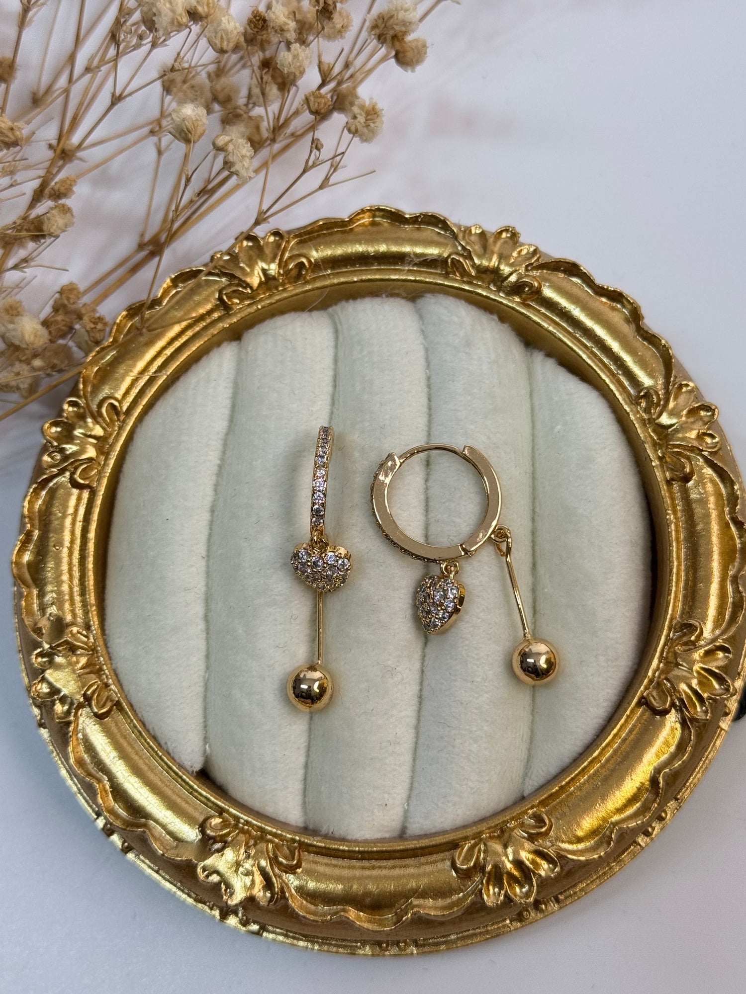 İTHAL KALP DETAYLI GOLD KÜPE