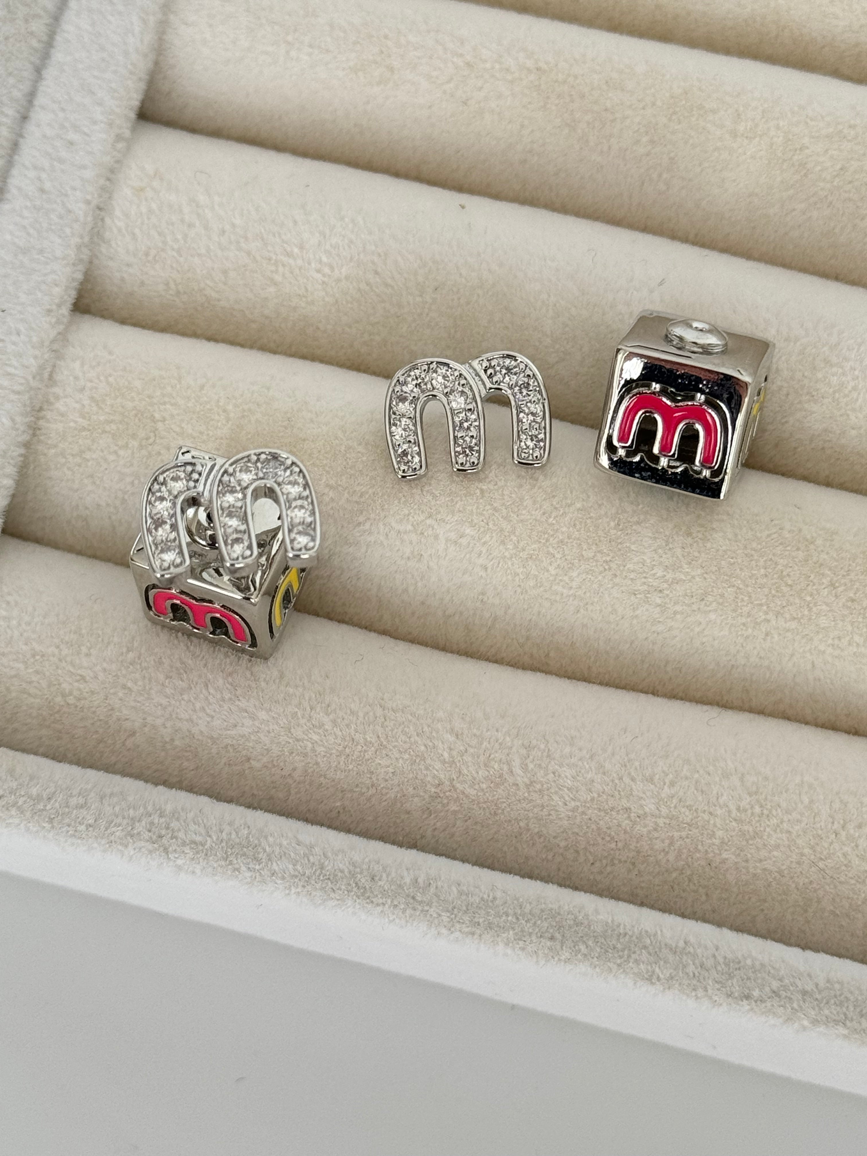 İTHAL KÜP DETAYLI SİLVER MARKA MODEL KÜPE