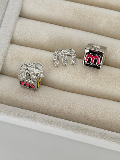 İTHAL KÜP DETAYLI SİLVER MARKA MODEL KÜPE