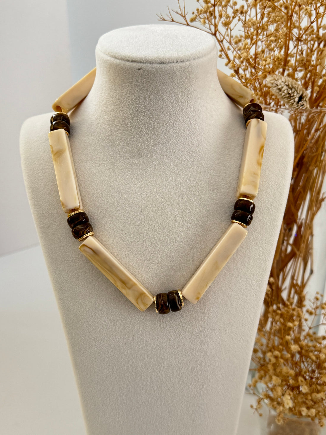 İTHAL KEMİK ÇUBUK MODEL KREM KOLYE