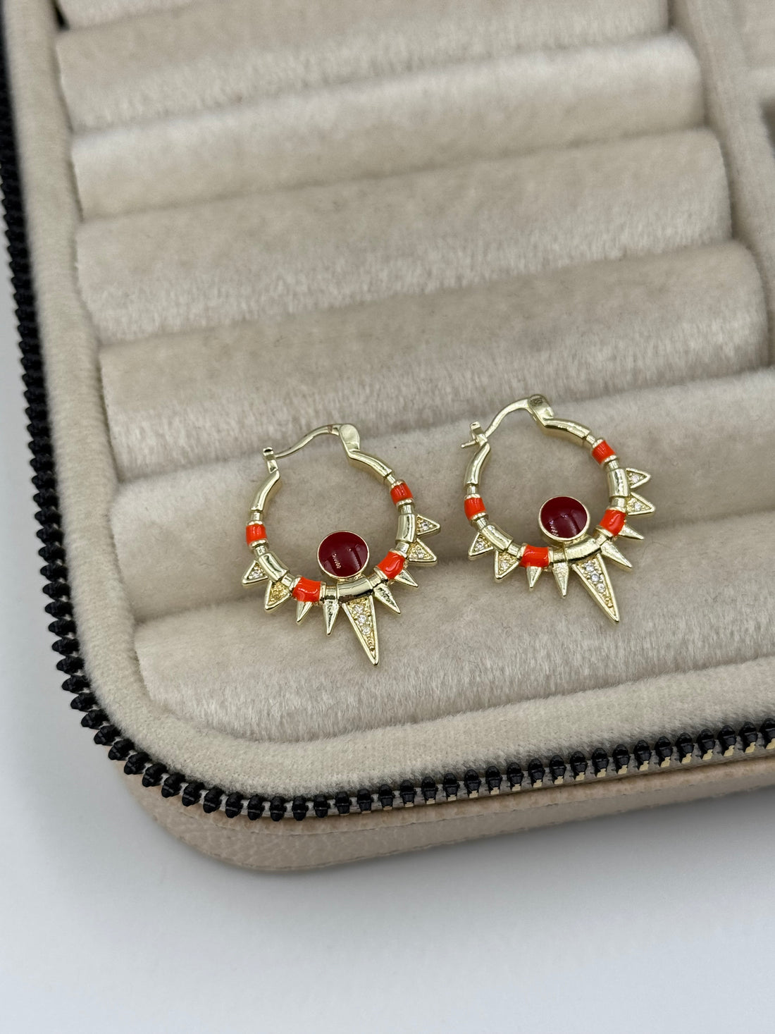 İTHAL TURUNCU DETAYLI GOLD HALKA KÜPE