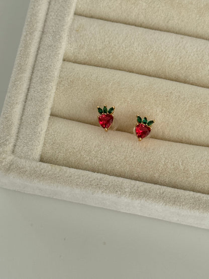 İTHAL ÇİLEK MODEL MİNİMAL KÜPE