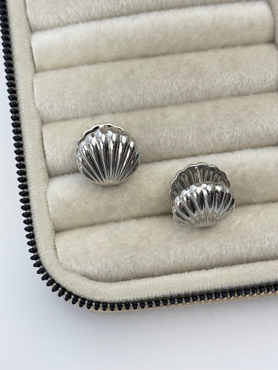 İTHAL DENİZ KABUĞU SİLVER KÜPE