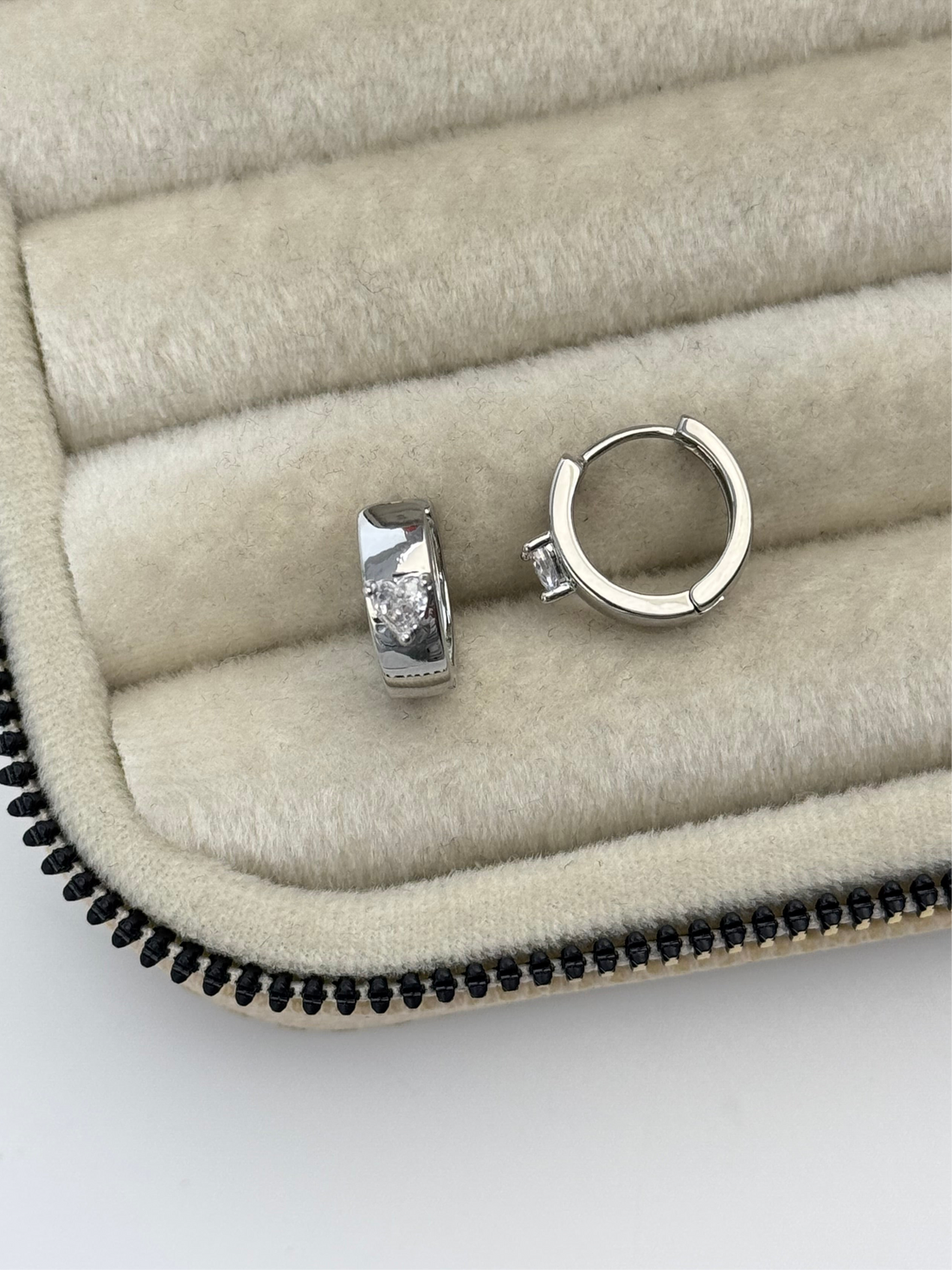 KALPLİ ZİRKON TAŞ KÜÇÜK BOY SİLVER HALKA KÜPE