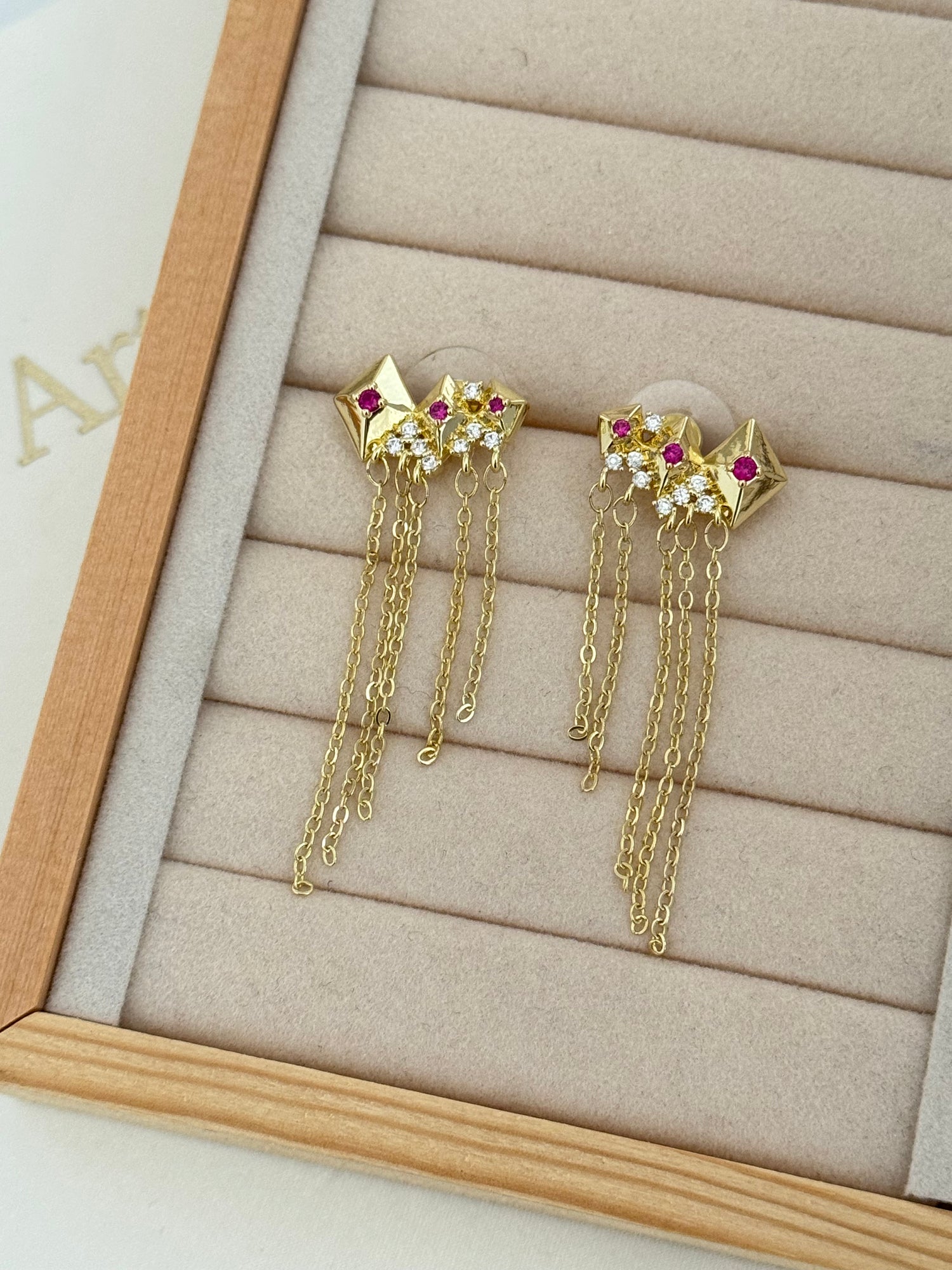 ELAN FUŞYA TAŞLI GOLD KÜPE