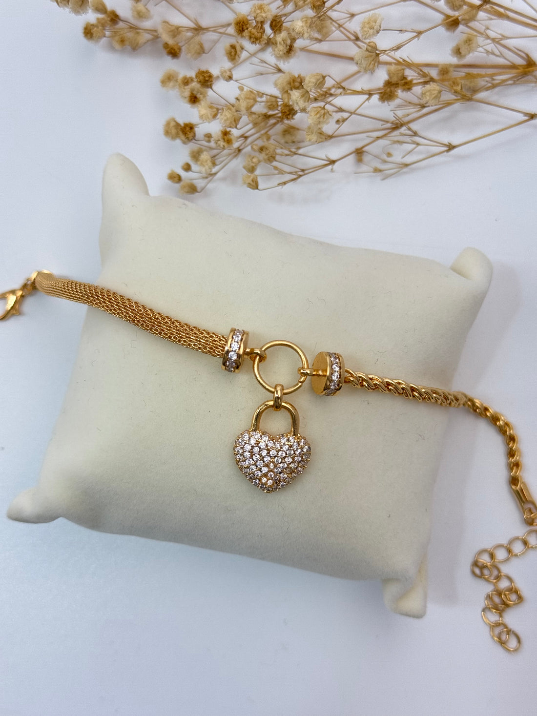 İTHAL KALPLİ KİLİT DETAYLI GOLD BİLEKLİK