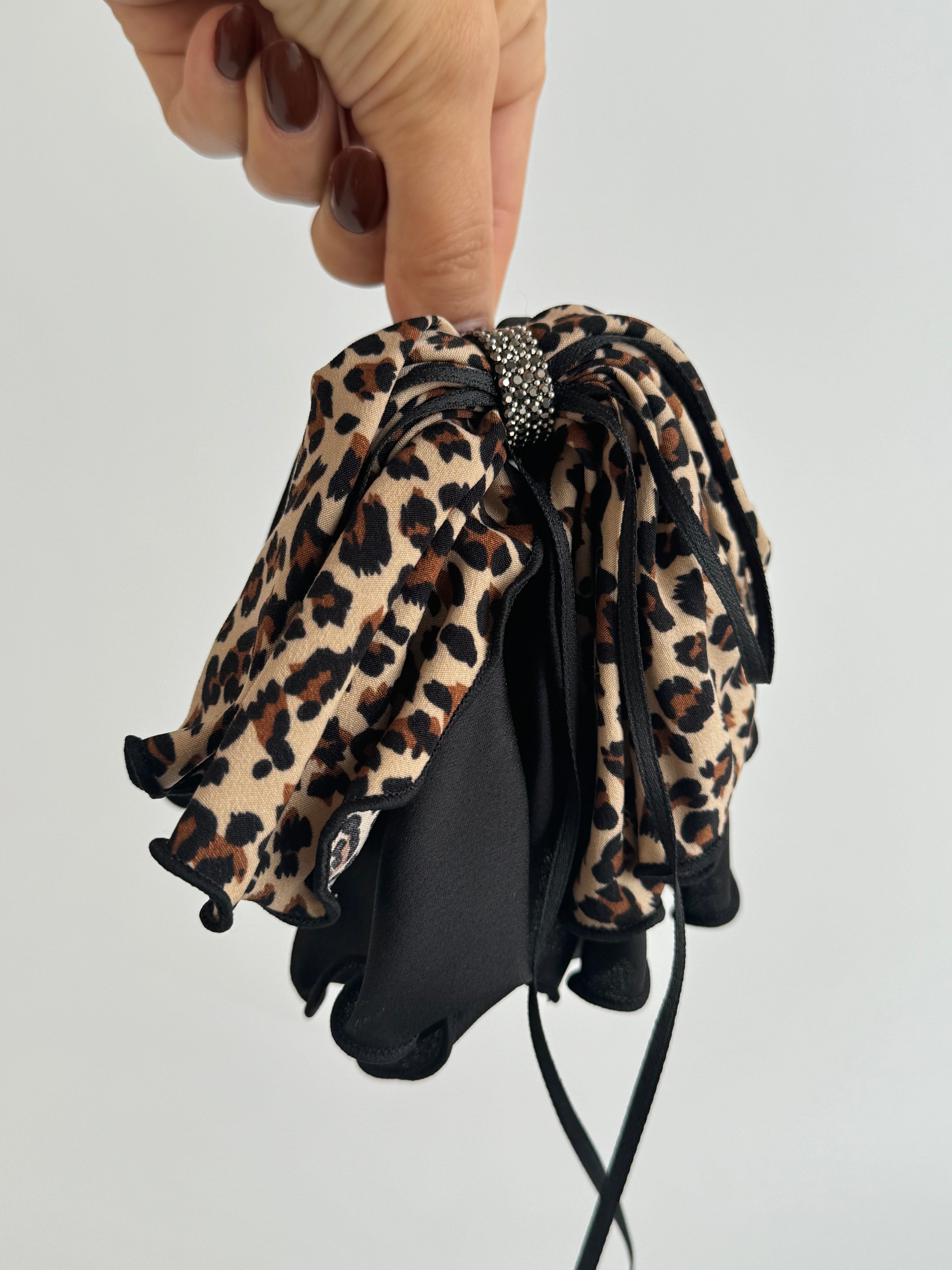 İTHAL FİYONKLU LEOPAR DETAYLI MANDAL TOKA