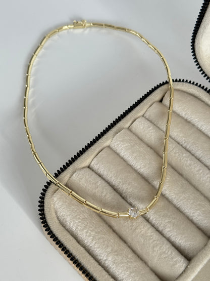 İTHAL TEKTAŞ DETAYLI GOLD KOLYE