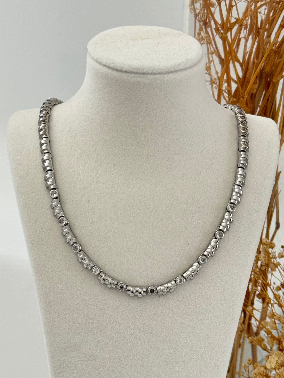 İTHAL TAŞ DETAYLI SİLVER KOLYE