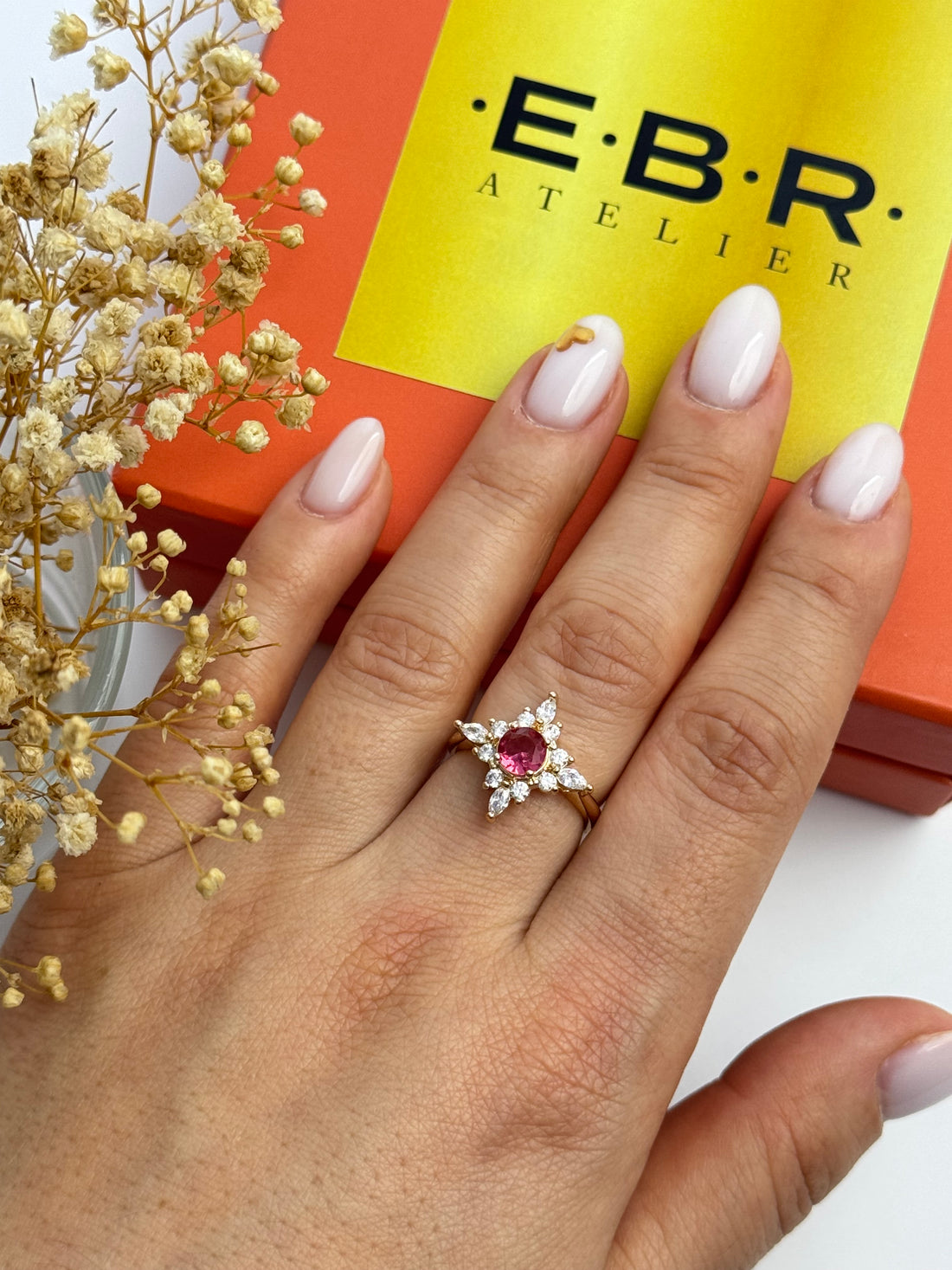 İTHAL FUŞYA TAŞ DETAYLI GOLD AYARLANABİLİR YÜZÜK