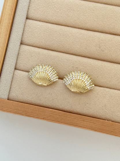 TAŞLI DENİZ KABUĞU GOLD KÜPE