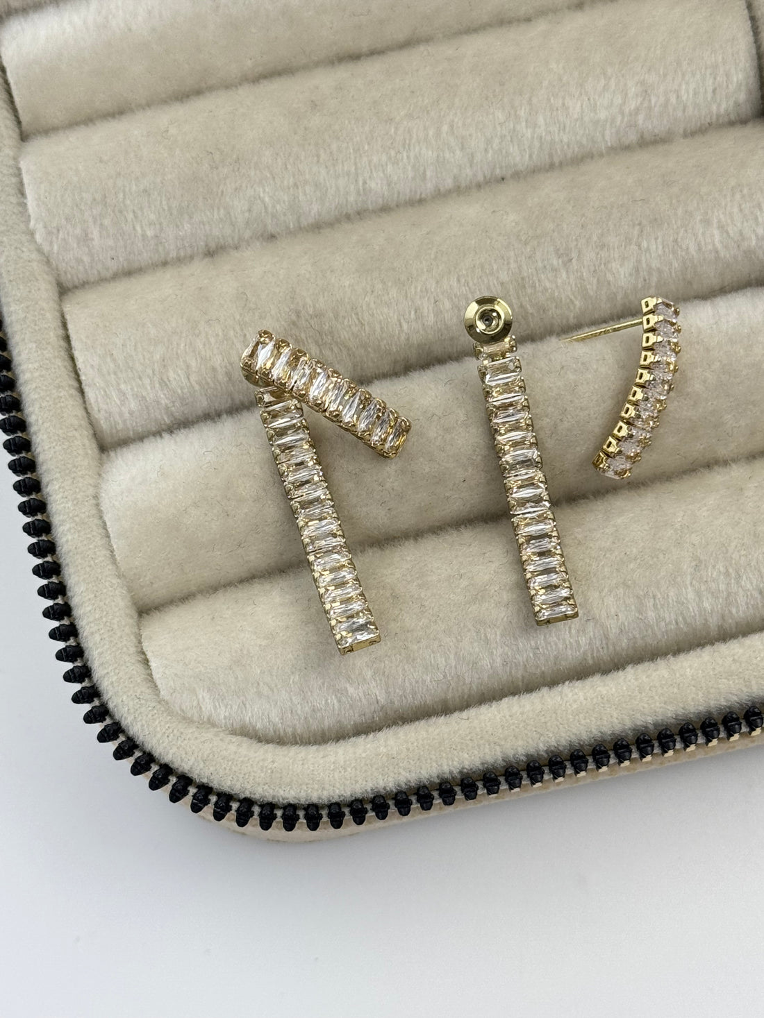 İTHAL ZİRKON TAŞLI GOLD KÜPE