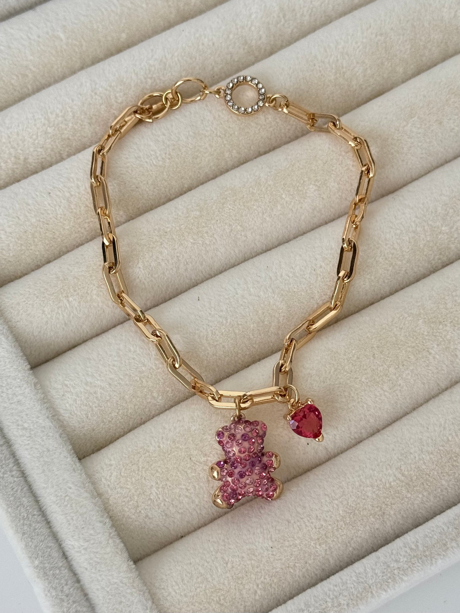 İTHAL PEMBE AYICIK TEDDY DETAYLI GOLD BİLEKLİK