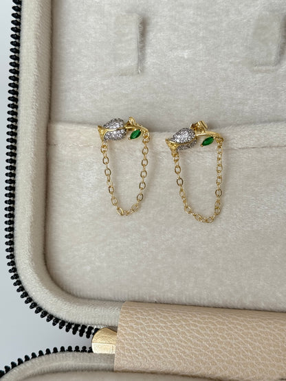 İTHAL LALE DETAYLI SALLANTILI GOLD KÜPE