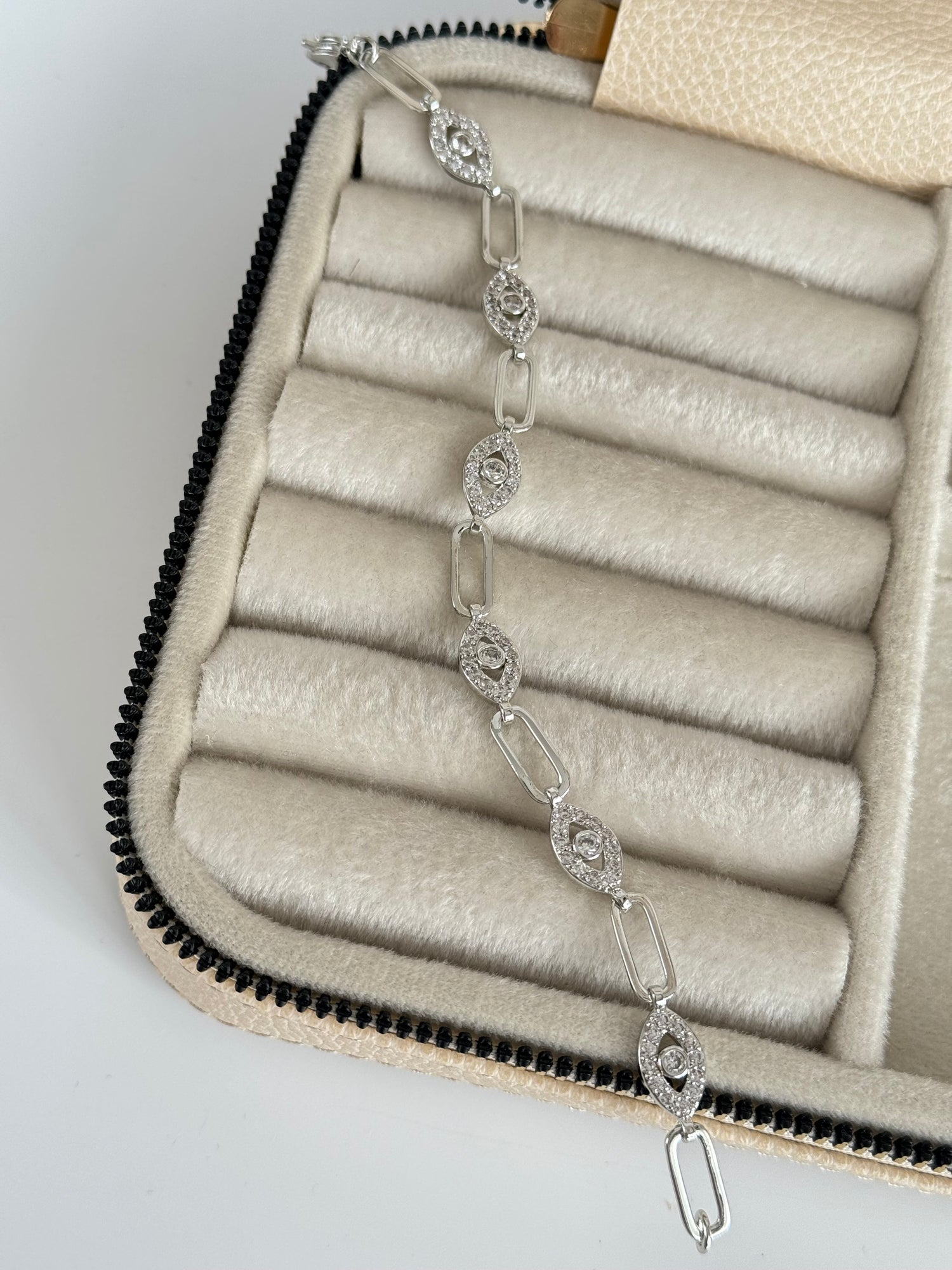 NAVAZ GÖZ DETAYLI SİLVER BİLEKLİK